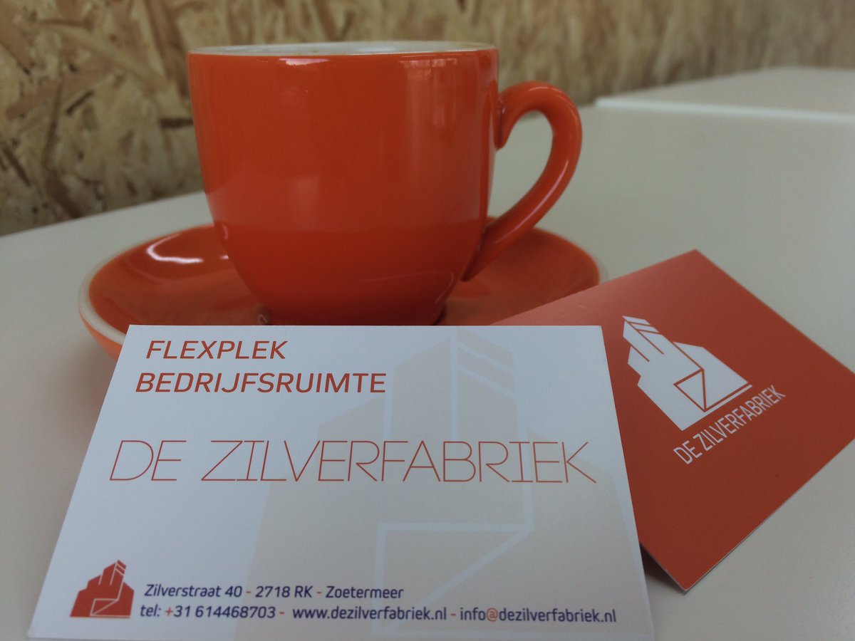 zilverfabriek's tweet photo. De visitekaartjes zijn binnen! #dank @L_Rouwenhorst #laatzienwiejebent @drukwerkdeal dank aan Romy van de helpdesk. https://t.co/MNayIvKpOV