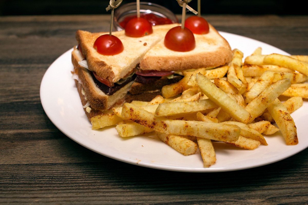 White Eagles Pub tweet media