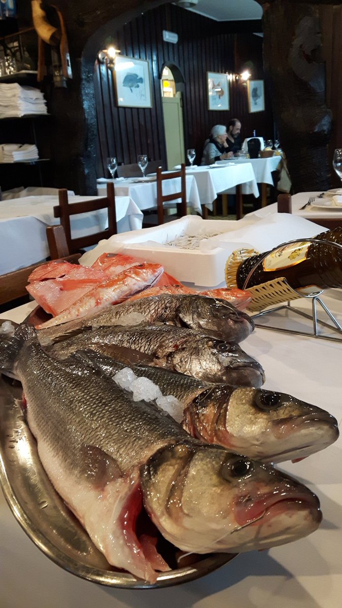 avistu's tweet photo. Cambiando el eslogan ajeno, el pescado "(En) La Parrilla sabe mejor" dicho y hecho con Jose y producto controlado en https://t.co/BQ1RRluLun https://t.co/GzGL4xO8Kk