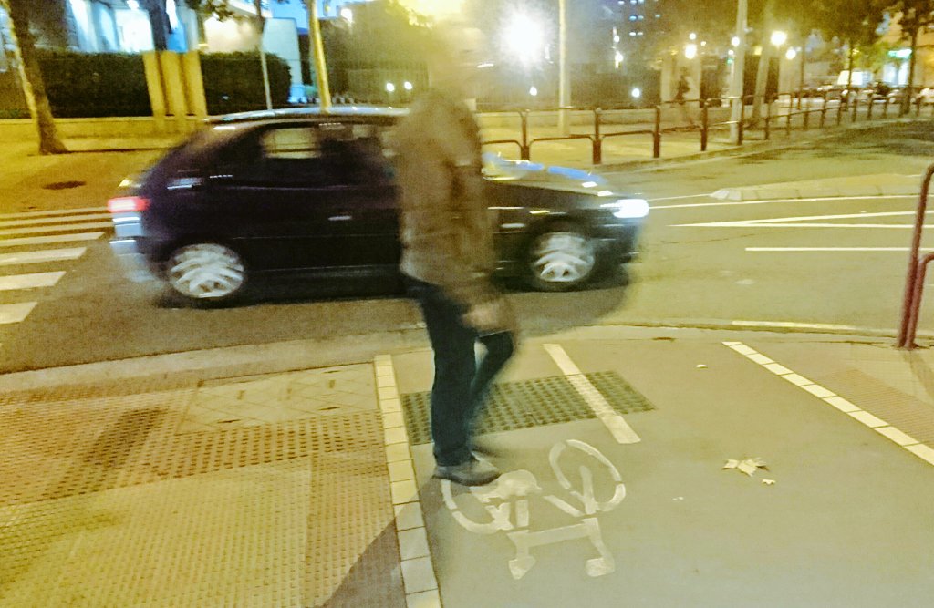 MeLaPatina's tweet photo. Solo unos mas de los ejemplos de la poca intencion de conectar los diferentes tramos de carril bici del @AytoLogrono https://t.co/tHG3MXBLOn