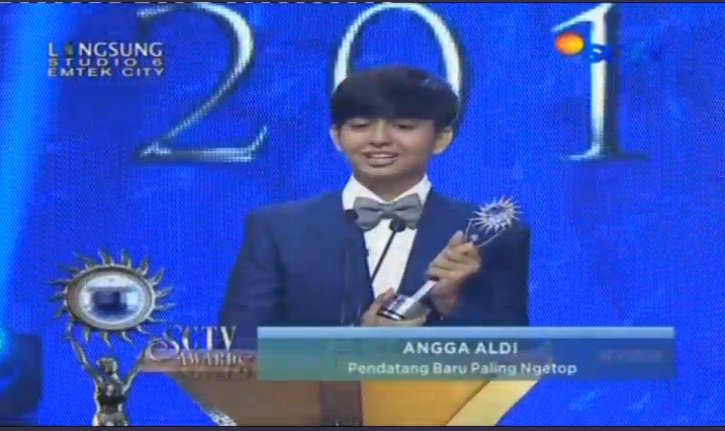 AayverKaltim's tweet photo. Selamat @anggaaIdi_16  makasih juga buat AYVERS yg selalu ngedukung angga sehingga bisa memenangkan penghargaan pendatang baru paling ngetop https://t.co/Q9b05LE16P