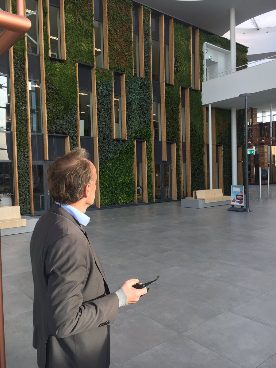 douwefaber's tweet photo. Inspiratie sessie voor ons nieuwe kenniscentrum in @Gemeente_Lwd met @az_architecten bij @LianderNL dank voor organisatie @dock84_info https://t.co/UYofBHUf5E
