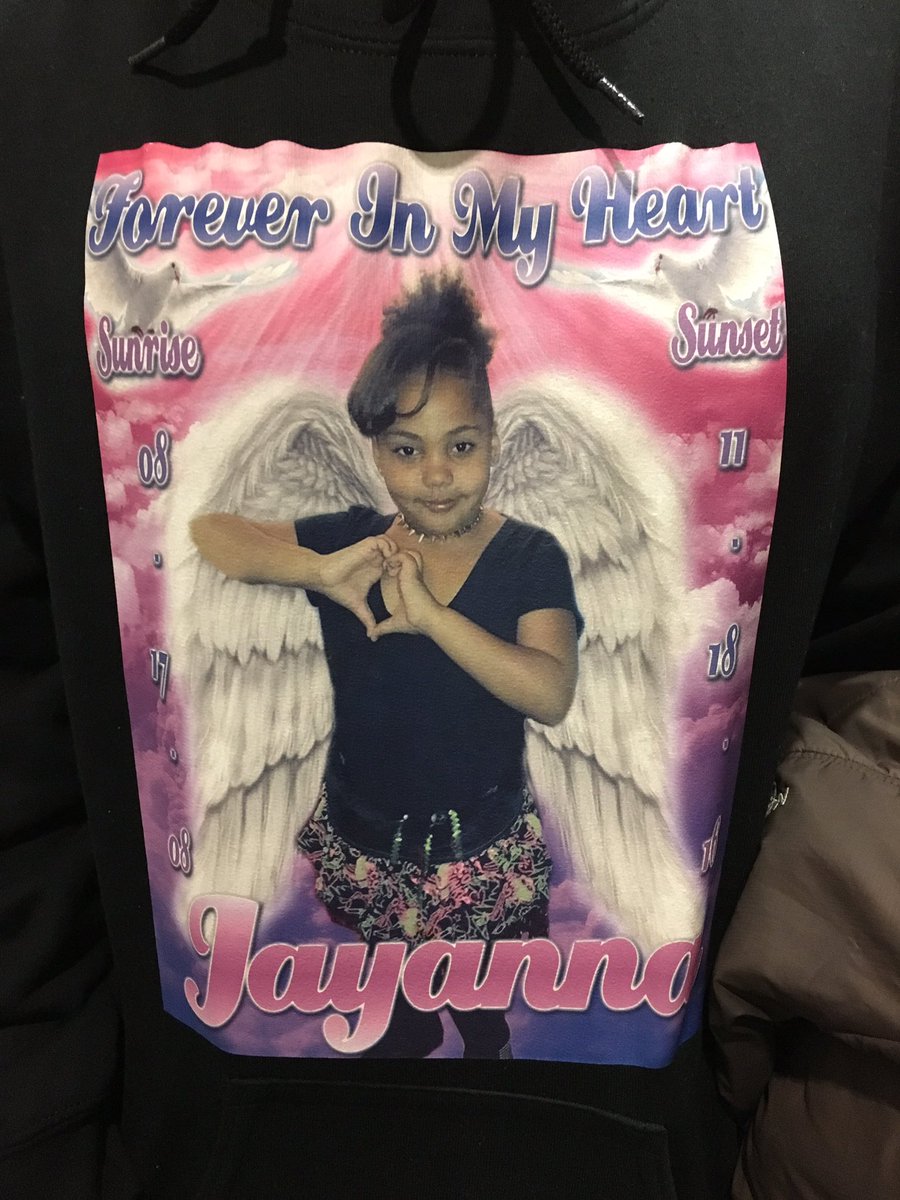 AlexHolleyFOX29's tweet photo. A mother's grief. Mom of 8 y/o Jayanna Powell begging for some1 to come forward on hit and run driver who killed her child #Justice4JayJay https://t.co/xLnigFgTqX