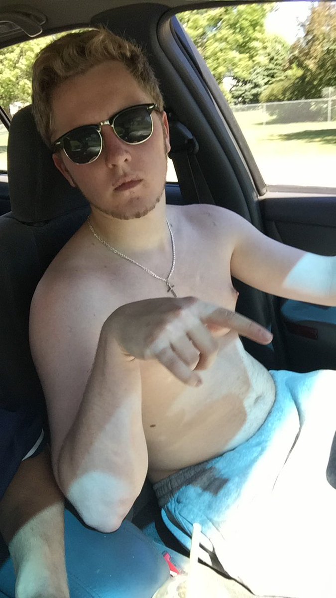 D_Cherro's tweet photo. @SPitts21 happy birthday to the mans you've been around a long time #samehood https://t.co/HGD6clar3g