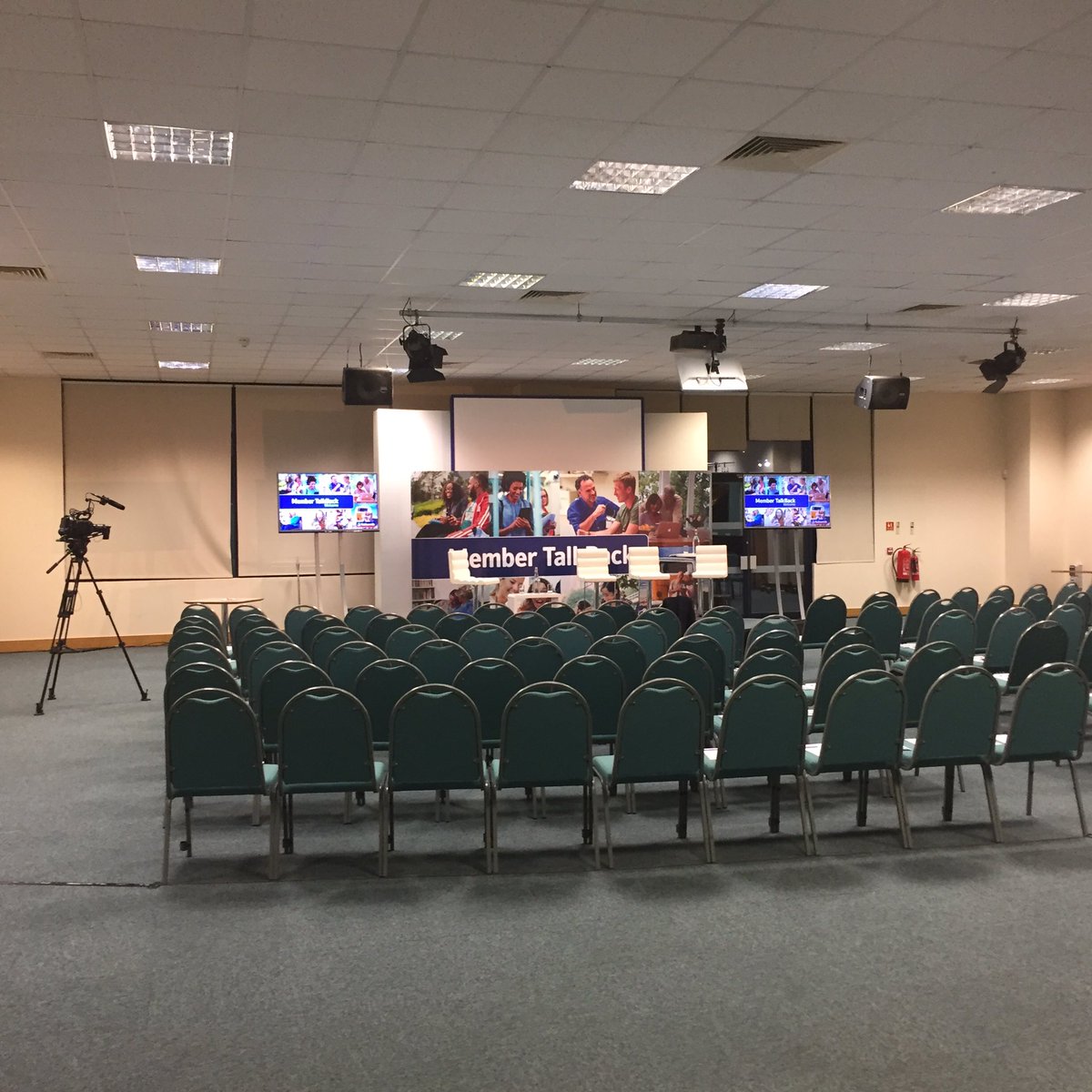 jeffwatson8's tweet photo. Everything is set for tonight's Member Talkback -  @NBSEastern team all ready to welcome their members 👍 https://t.co/5Rynca7tWR