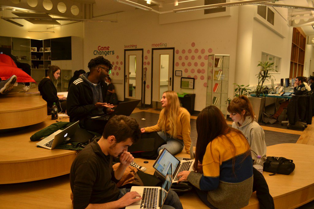 mathildevbtt's tweet image. Week 3- Cabinet of curiosity mathildeviebinetyr1.wordpress.com/2016/11/23/wee…