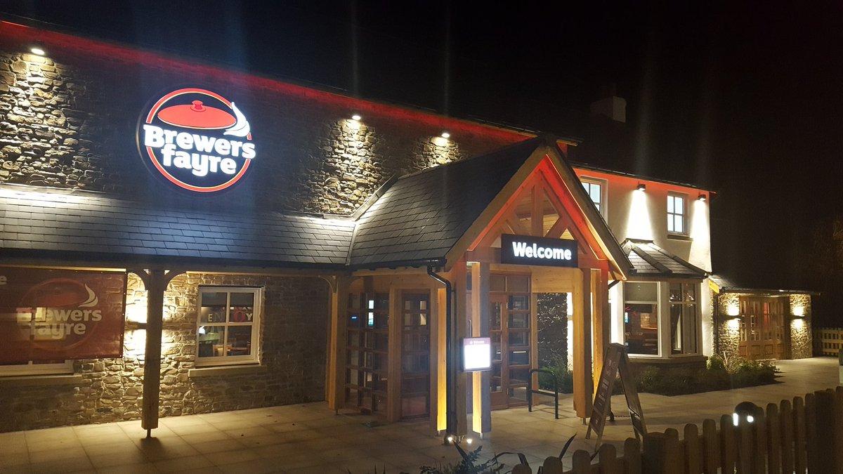 Zoe Tomsett tweet media