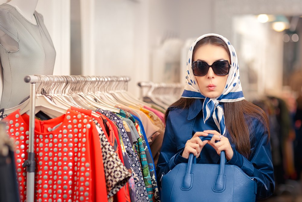 SapphireRisk's tweet photo. Holiday chaos is perfect for shoplifters. Follow these steps to deter shoplifting in your store. #stopshoplifting https://t.co/nnJ41Kc81h https://t.co/xcQpENZ3XQ