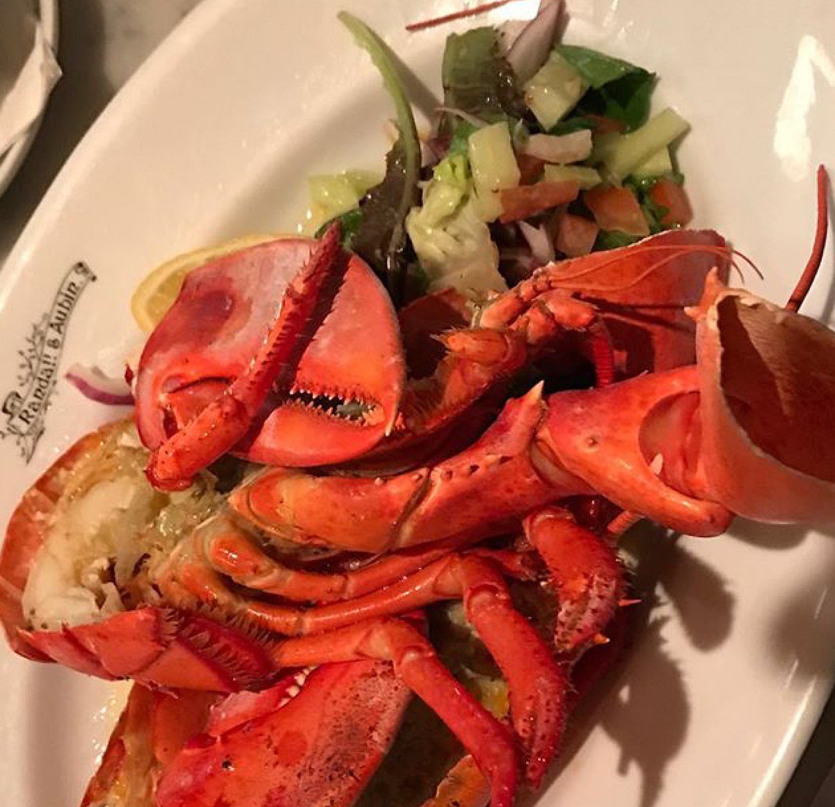 randallandaubin's tweet photo. Bring a little luxury to your Monday like @karioca_marron. #delicious https://t.co/aRafsOquvo