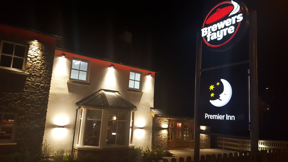 Zoe Tomsett tweet media