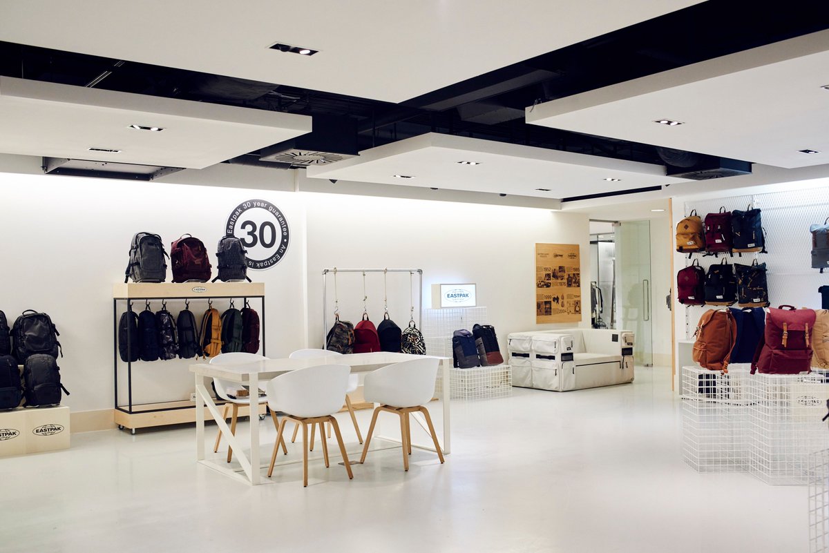 ZoneTwoUK's tweet photo. A sneak peak at the @eastpak showroom, all set up and ready for appointments! #Eastpak #ZoneTwo https://t.co/bm2dY9ySEv