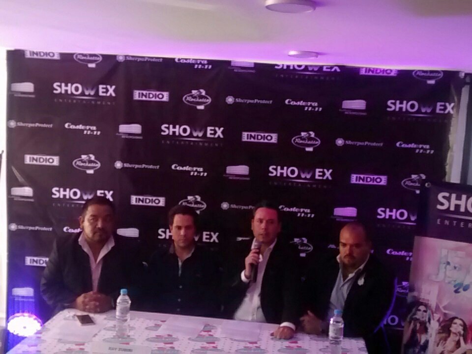 JetPuebla's tweet photo. Rueda de prensa para dar los detalles del evento de @SashaBennyErik que se presentan el día de mañana en puebla en @AuditorioMetPue https://t.co/8x1dLPrC2o