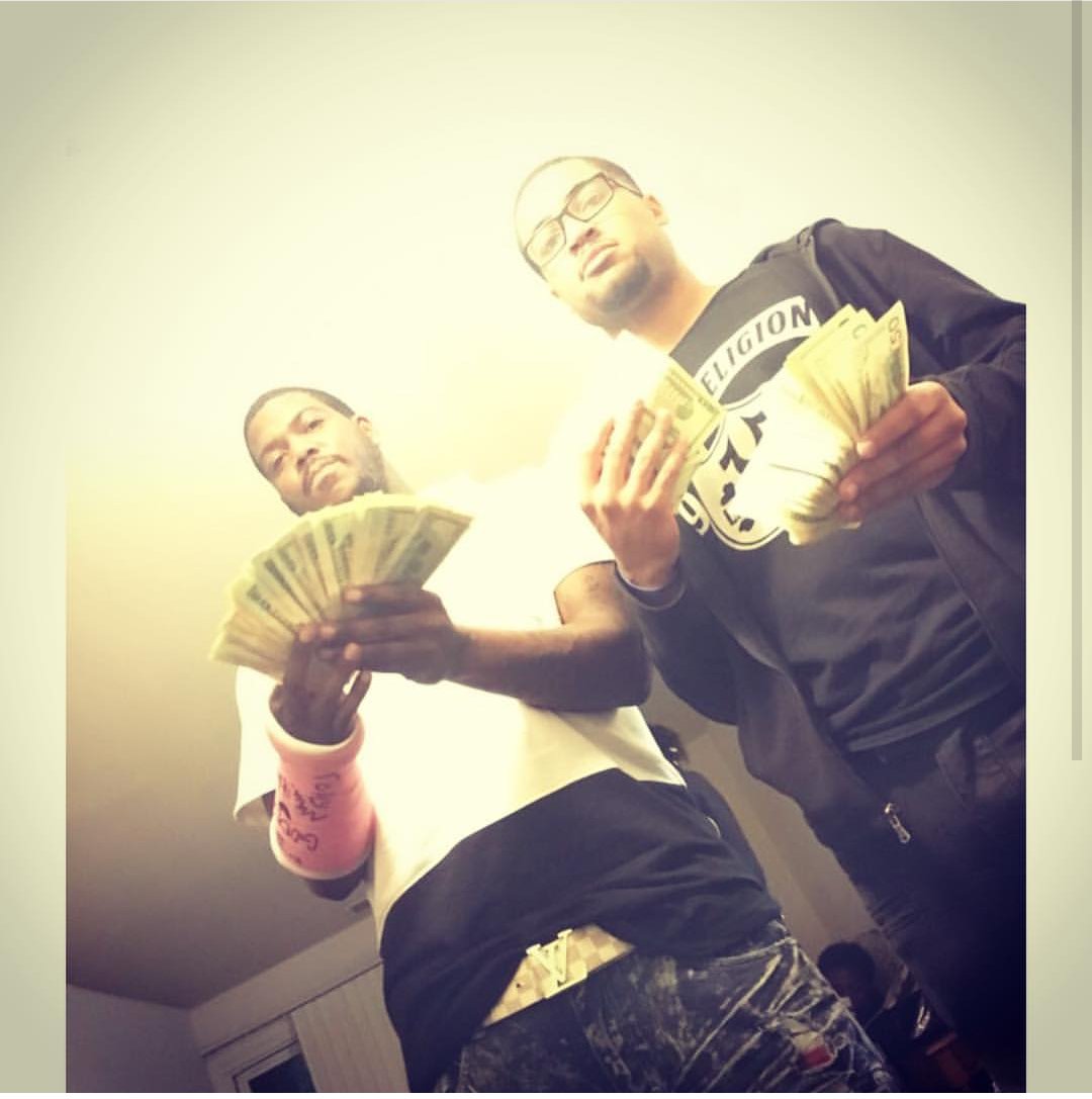 loso_finesse's tweet photo. #BlackMob #MoffMade Real Niggaz Get Money 💸💸💸💸💸 #UHeardMe https://t.co/e0IWYxwi5C