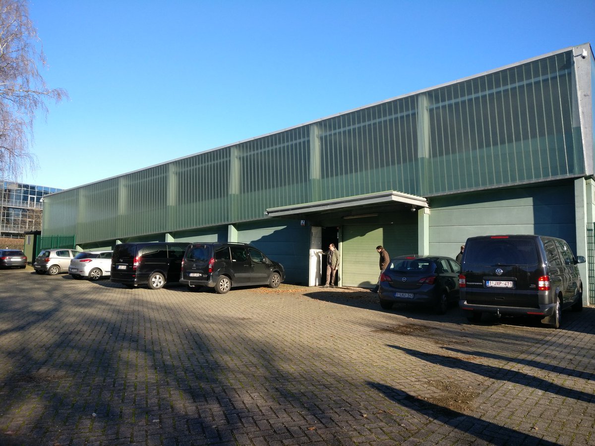 stef_verwimp's tweet photo. Gisteren mochten we eens een kijkje gaan nemen in het datacenter van cipal. Interessant! #ITFactory #cipal https://t.co/xqUDhlz0Wr