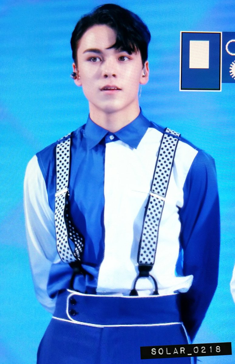 solar_0218's tweet photo. 161130 #버논 #세븐틴 흑발 체고ㅠㅠ,, 오늘도 미모 열일한..!👏👏 https://t.co/K2he6qF7QQ