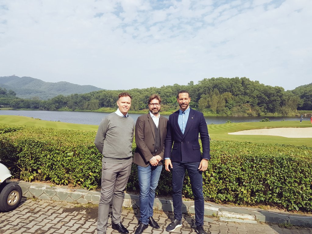 ChineseLens's tweet photo. Xiè xie nǐ @jasperdonat & @allthatmatters team & @missionhillscn for their kind hospitality during our visit @LeSports_ Connects #LSC2016 https://t.co/Gq1CN8b9Kj