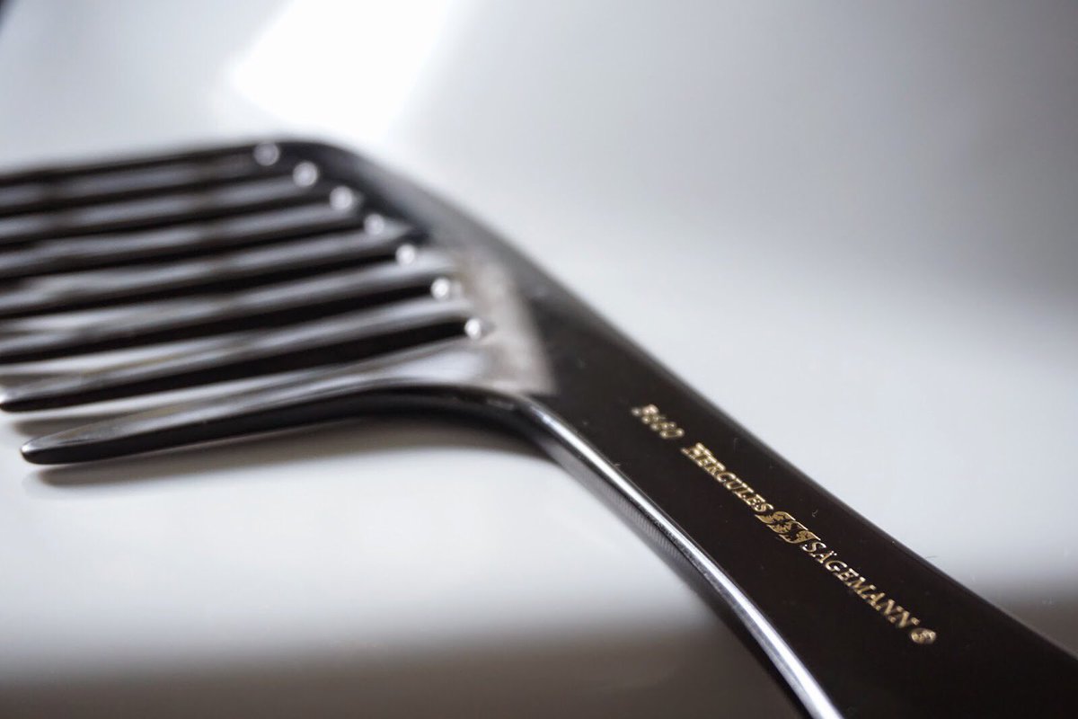 hairgenuity's tweet photo. A #widetoothcomb isn't just for #detangling #curlyhair. It's also great for #scalpmassage and more! https://t.co/KFI9V7uSkP https://t.co/JOz2d3oOQO