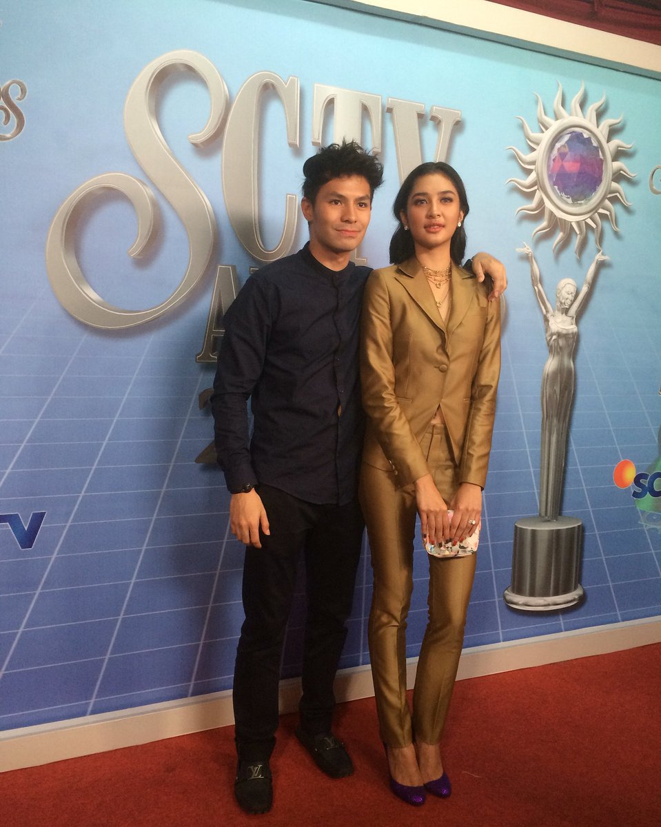 SCTV's tweet photo. Pasangan @maudymikha dan @fero_walandouw juga turut memeriahkan #SCTVAwards2016! https://t.co/nQKLAbv5GI