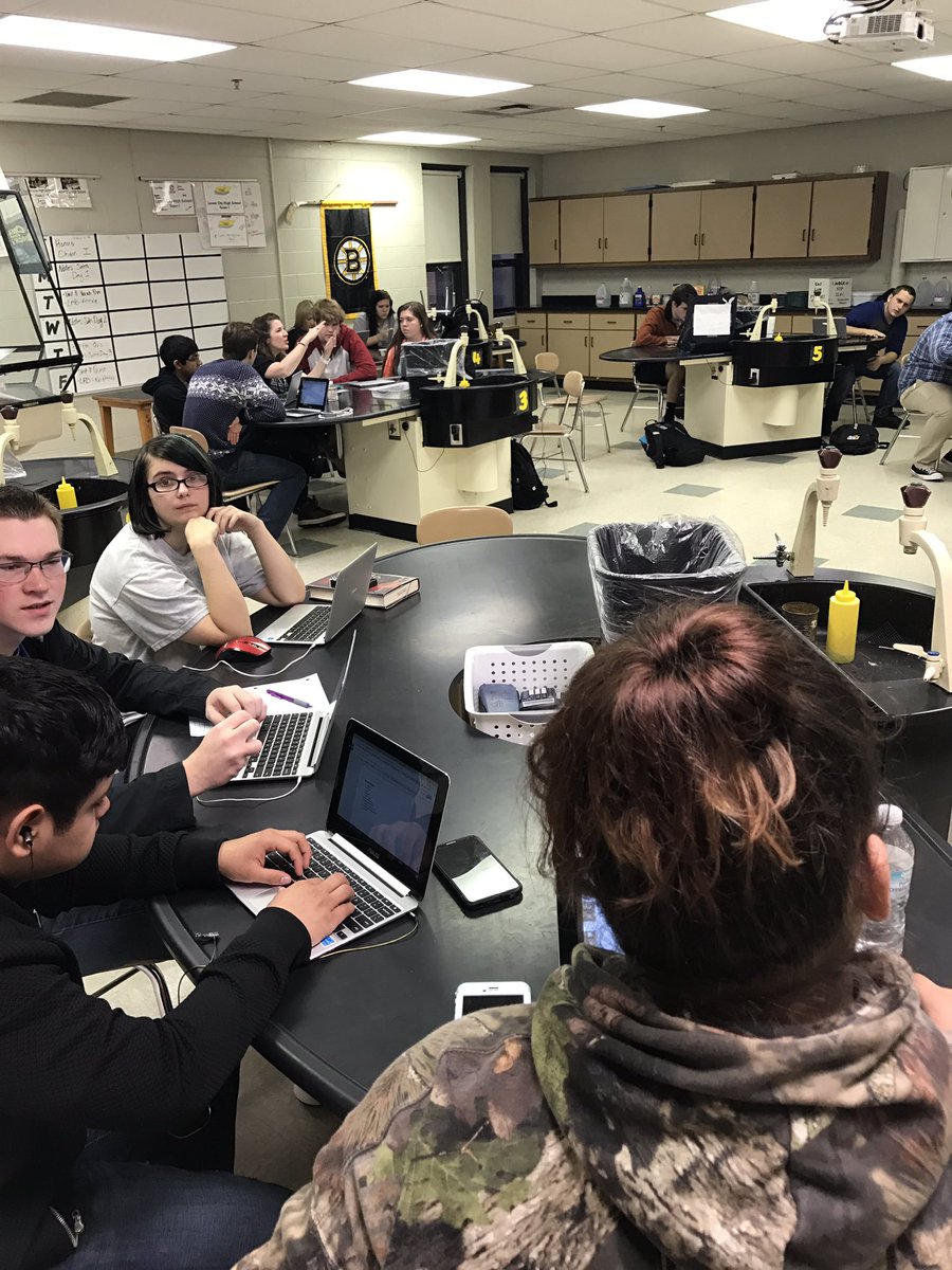LenoirCityTech's tweet photo. Mr. Camp's Senior Seminar class working through interactive Canvas modules on Plagiarism and Digital Citizenship in small groups. #LCSEdTech https://t.co/6NFUE5Ldgl