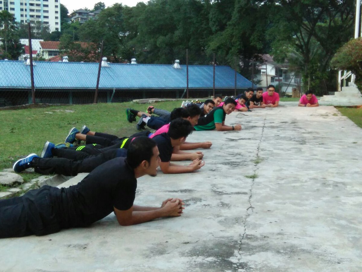 arc_cfs's tweet photo. Come one gaiz. Plank JE PUN. 😂 #arcfamily #arctraining https://t.co/NAZXr3w8vb