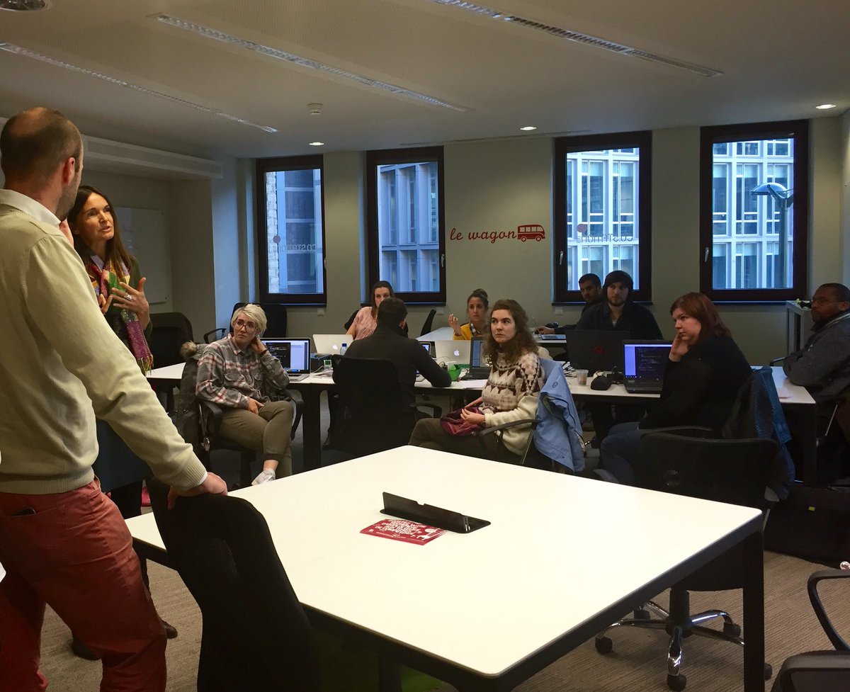 StartnCode's tweet image. En Belgique, @StartnCode a déjà formé 45 personnes #interface3 @co_station #startncodetour