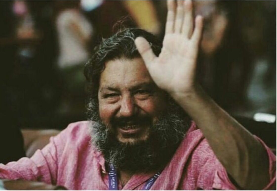 Dünyanın en güzel adamlarından biri daha ayrıldı aramızdan...Nurlar içinde uyu güzel adam ERDAL TOSUN... #ErdalTosun