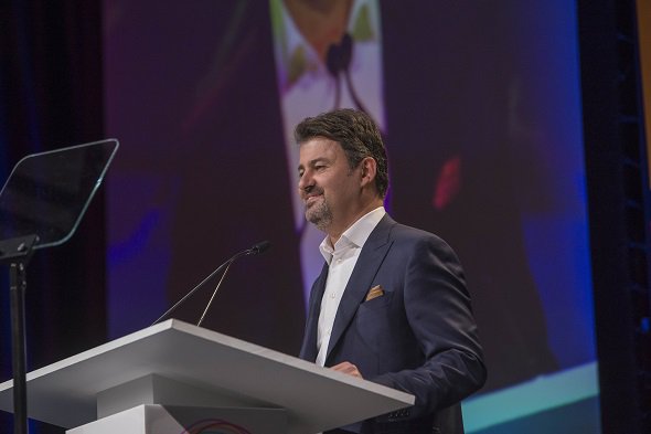 ISpaDoYou's tweet photo. VIDEO: ISPA Foundation Chairman Frank Pitsikalis speaks to the General Session crowd at #ISPA2016 https://t.co/ldmZg7qNEJ https://t.co/wtVLslcuZi