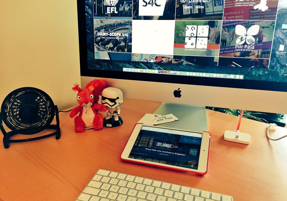 nuts_about_'s tweet photo. #blog | Basics to building your #business #website 👍💻🐿 https://t.co/CR8HHgU3FH #nutsabout #digital2016 😉 https://t.co/thD7o38Iu1