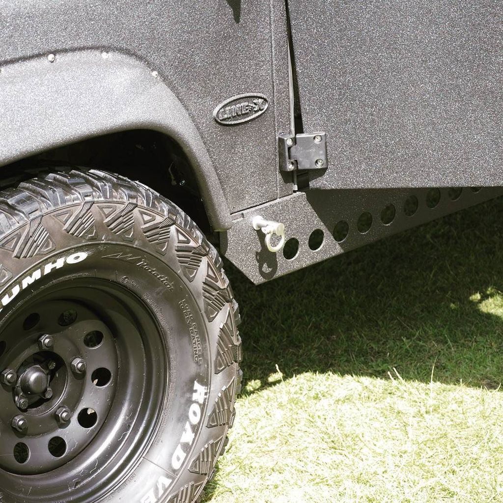 LINEXuk's tweet photo. Close up of #LINEX #DEFENDER. How cool! #beyondbedliners #OVERPROTECTIVE https://t.co/mmvrRceBLh https://t.co/AHHTI1vuHU
