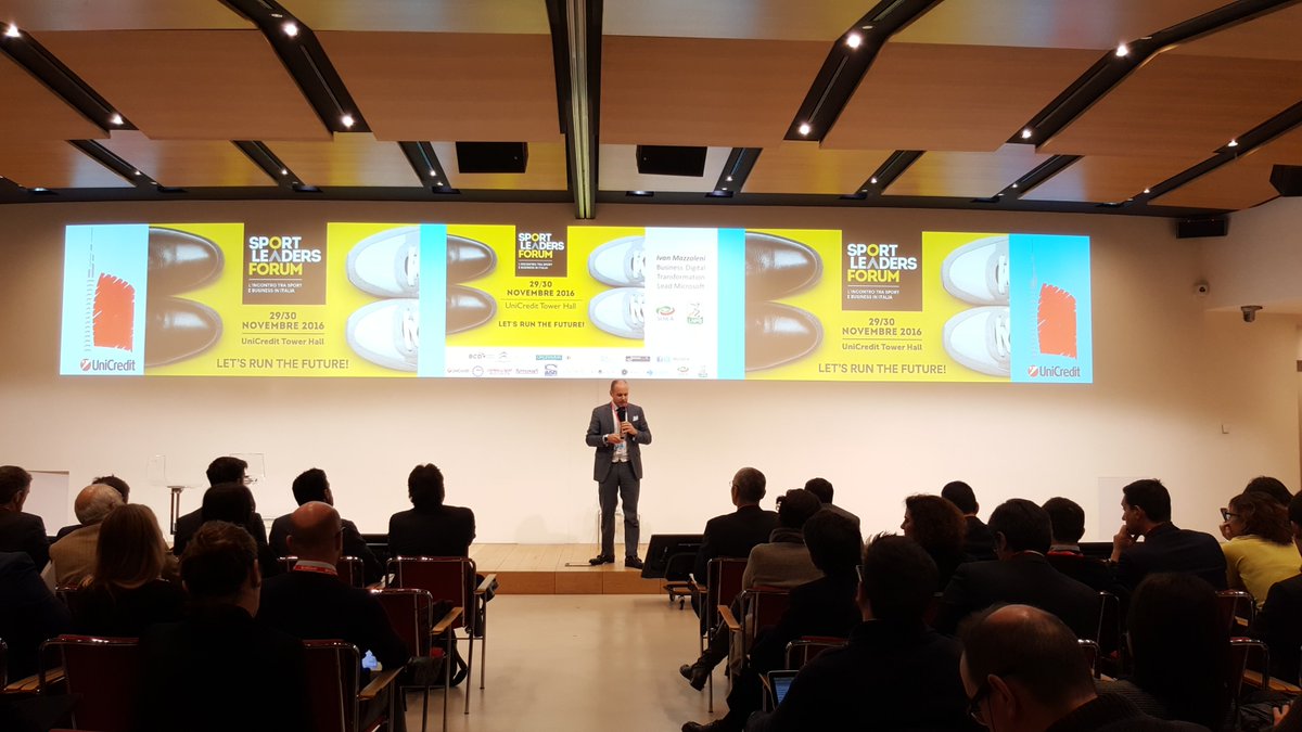 microsoftitalia's tweet photo. A #SLF2016 @ivmazz racconta la #BusinessDigitalTransformation per reinventare modelli di business nel mondo dello sport https://t.co/QhaqTkIf9y
