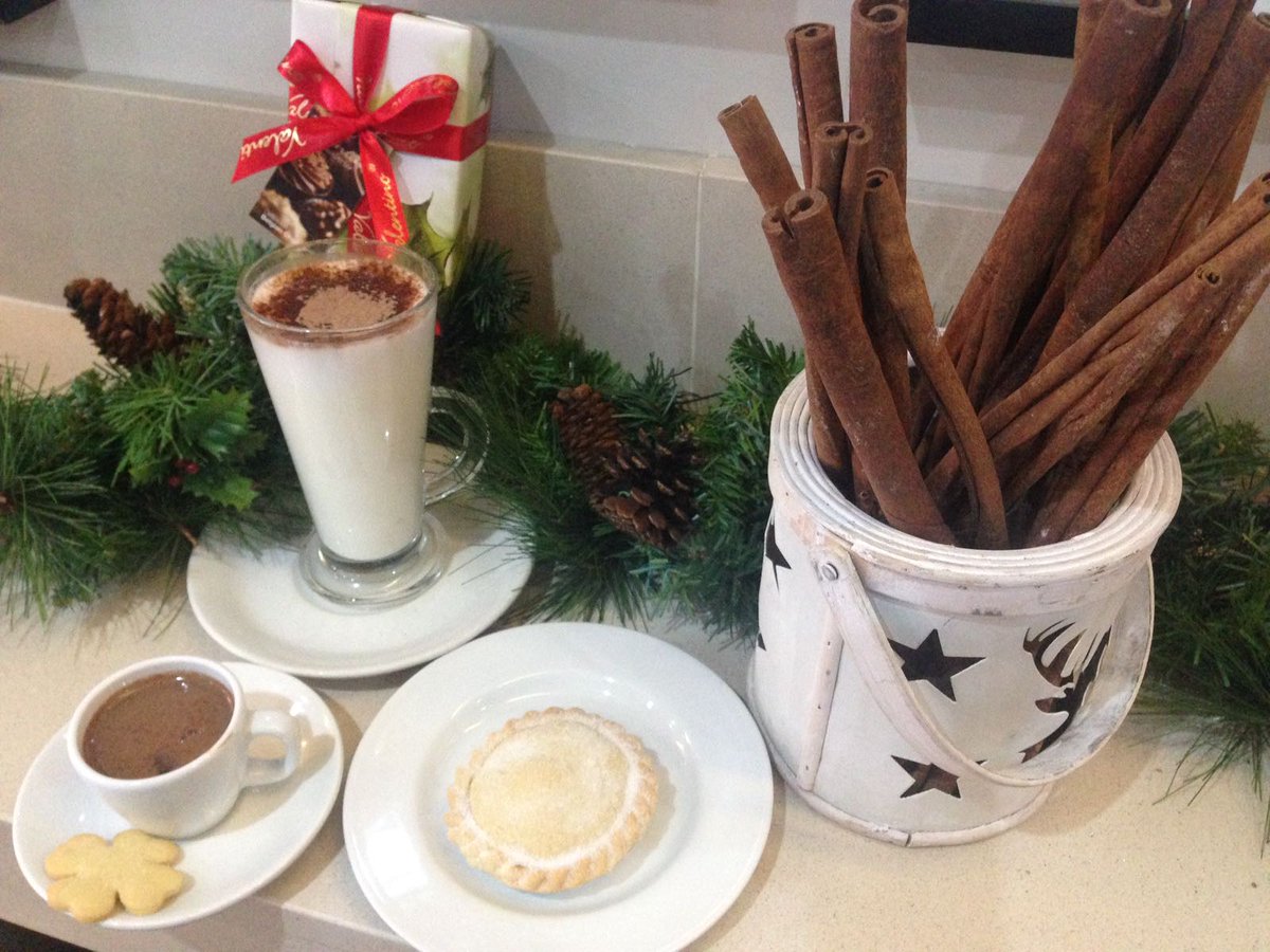 Jungs_Bakery's tweet photo. It's beginning to look a lot like Christmas at #jungs https://t.co/cS0PqG3QPz