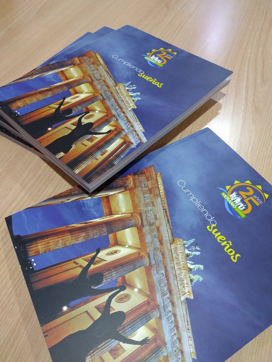 YCPcreativos's tweet photo. Muy contentos de cómo ha quedado la revista del 25 Aniversario de los viajes de #veranojoven del #AyuntamientodeDosHermanas :) https://t.co/hlCBZ6TvNa