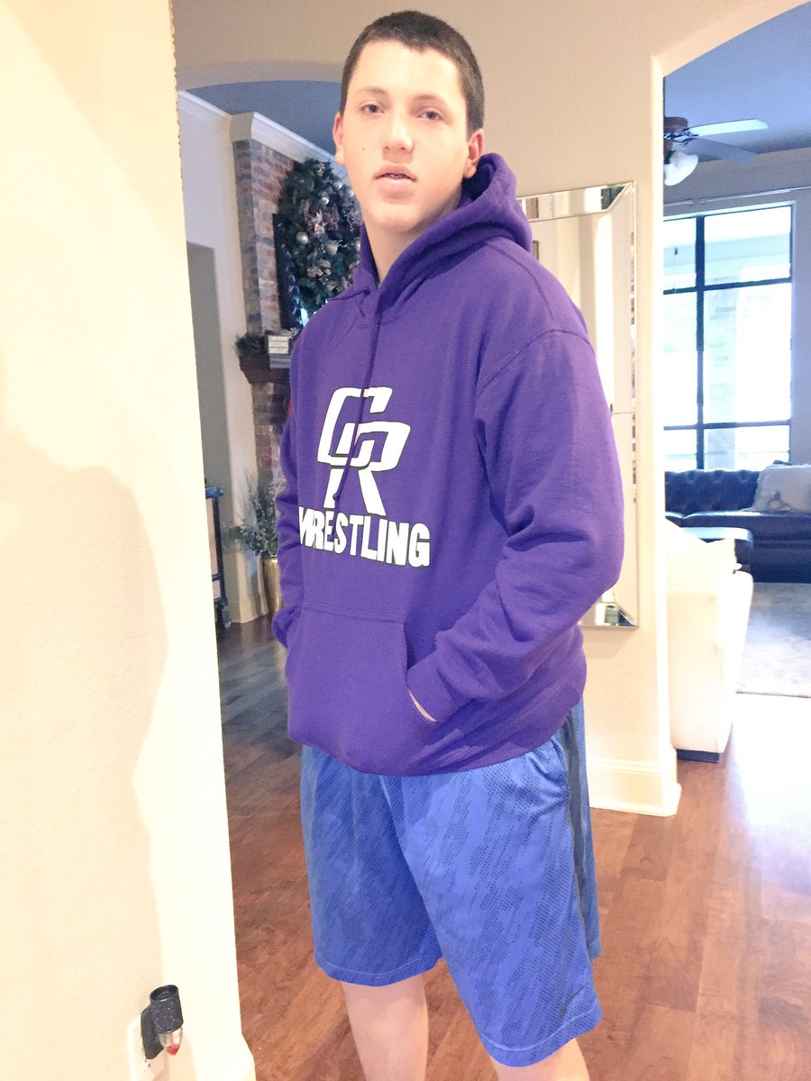 texaschic0205's tweet photo. First wrestling match today! Good luck @averybaker2020 Go Raiders! #getthatpin https://t.co/cUKgPpHE90