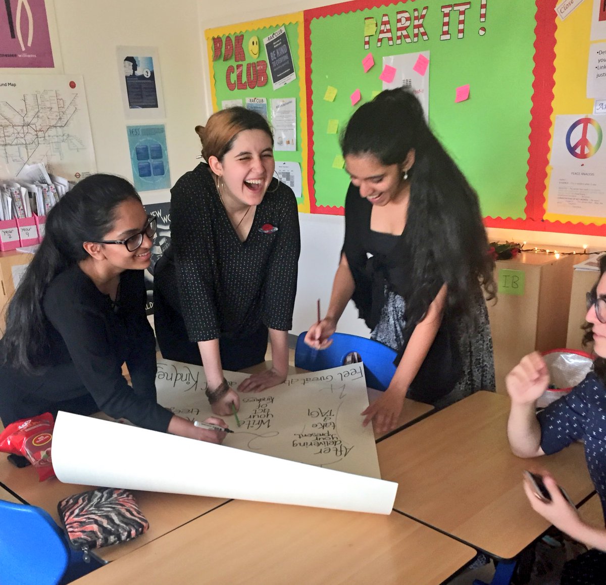 jess_rakclub's tweet photo. Kindness and laughter is the best medicine! #RAKclub #thankyousixthformraktivists #RAKweek2016 #creatvity π https://t.co/KiwtuoI5fL