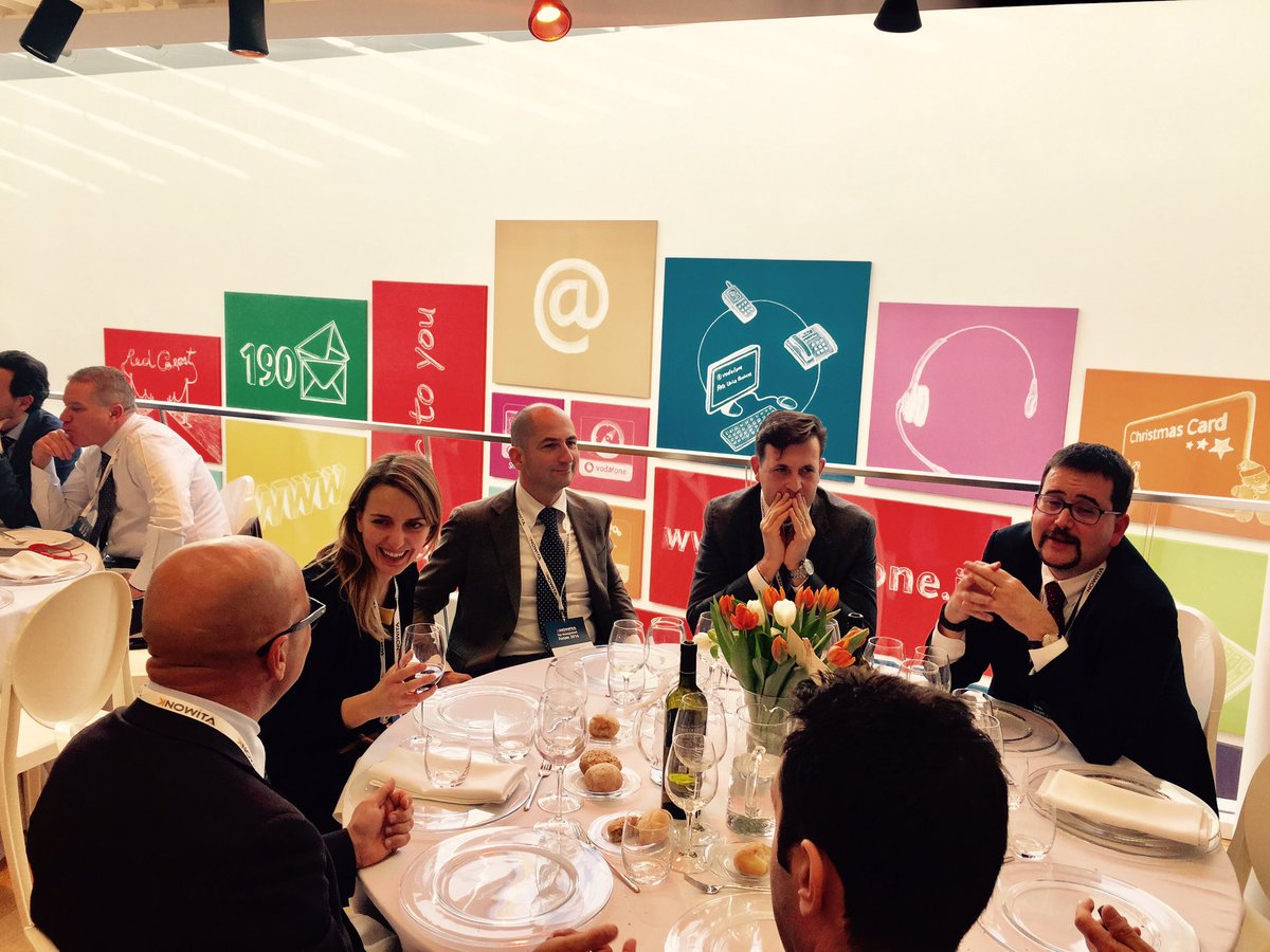 MIBAlumni's tweet photo. Al #tmf16 al tavolo degli #EMBA16 😊🎓 #networking https://t.co/EIRuynY4Jb