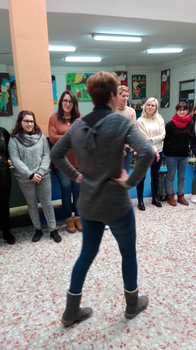 AsocTeseim's tweet photo. Taller de cuentacuentos en @CepMolina , con alumn@s de primero. Mil gracias por hacerlo tan fácil y ameno!!! https://t.co/YhLHOnNyr0