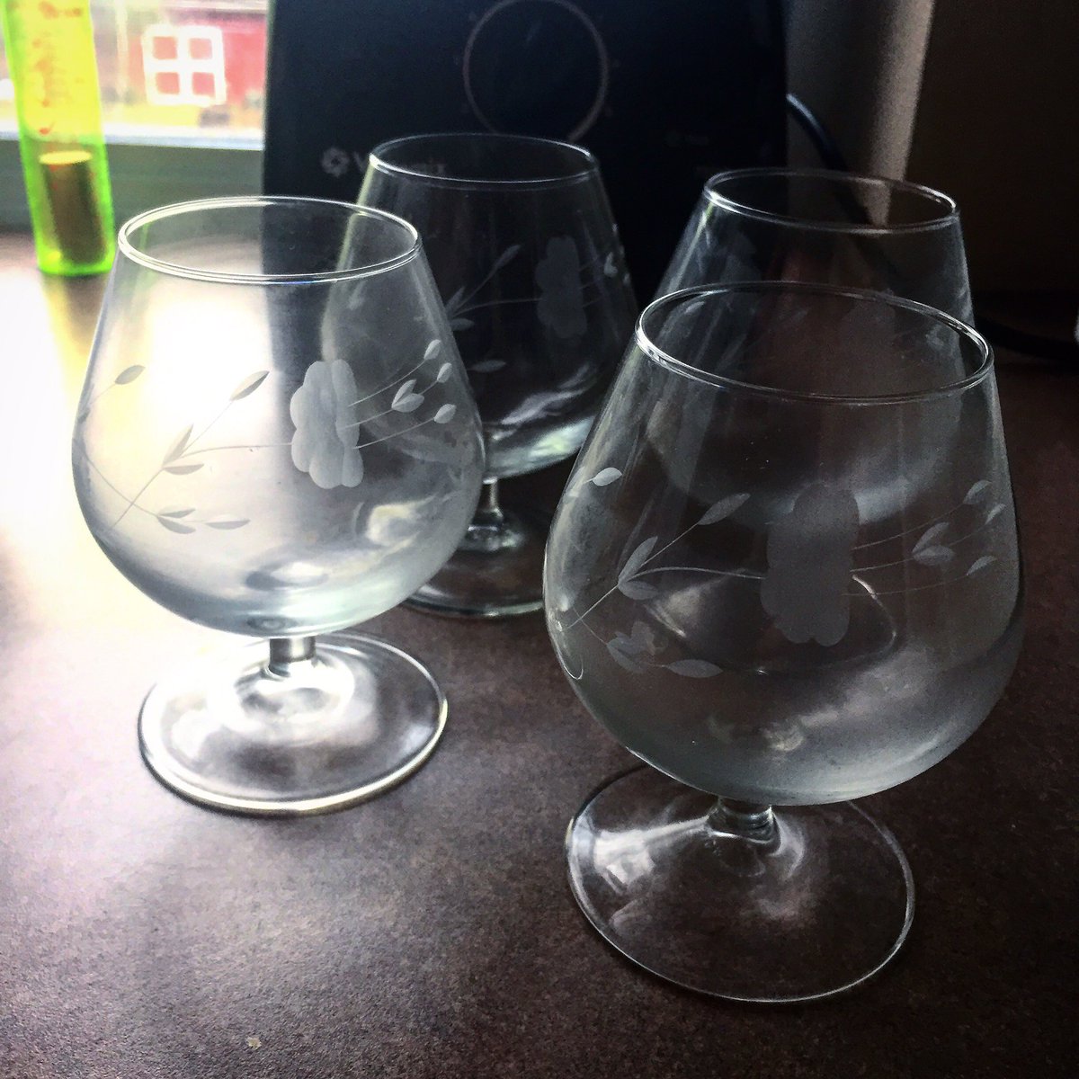 Dwoalin's tweet photo. When you've been wanting to get into single malt whiskeys and remember Mom left you some glasses ❤️ Brandy snifters #brandy #brandysnifter https://t.co/8QlT3a7VZ5