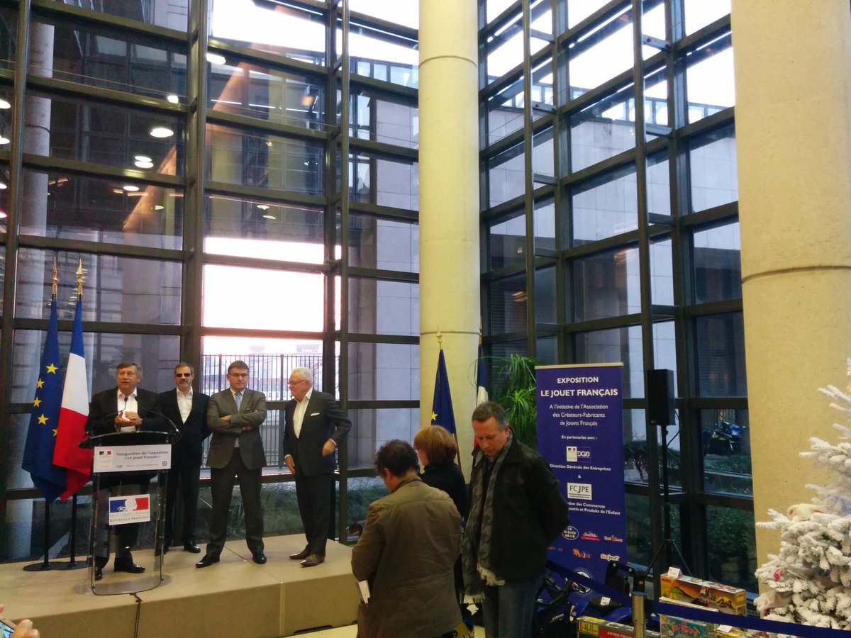 AcfjfJouets's tweet photo. Inauguration de l'expo #JouetsFrancais au ministère de l'économie @_Bercy_ avec M. @chsirugue Secrétaire d'Etat à l'Industrie #madeinfrance https://t.co/VYO094iYpP