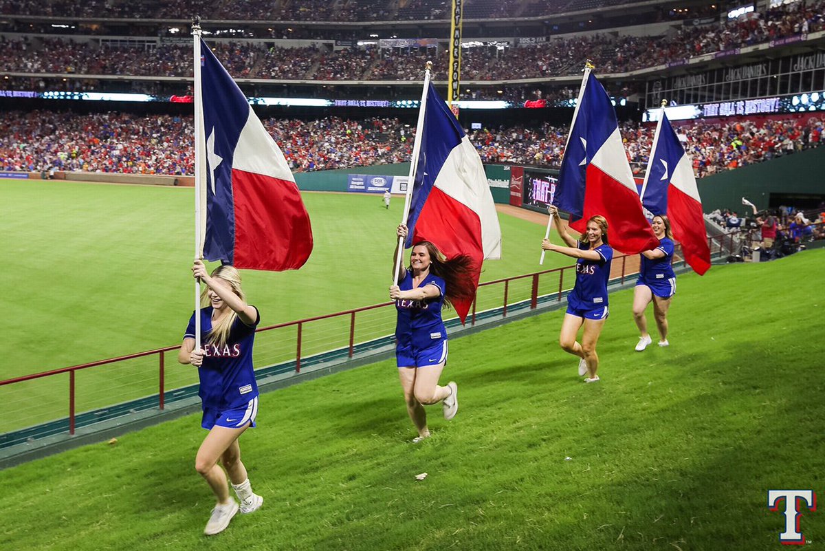 Rangers's tweet image. Another season with the #SilverBoot in North Texas. 🙏 #RangersThankful