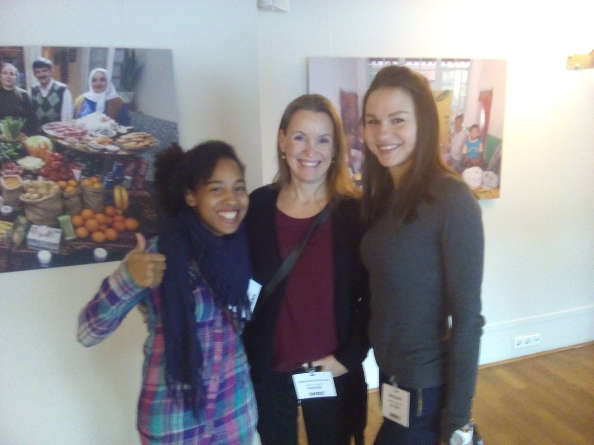 ladiesthatuxUTC's tweet photo. Ladies that UX at #Dare2016 @ladiesthatuxAMS https://t.co/R4CdWzf4EK