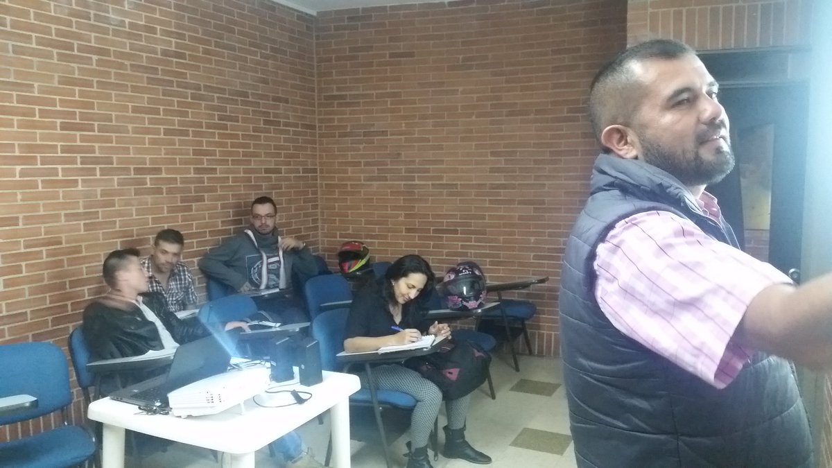 alejarub's tweet image. Brindando las ultimas recomendaciones a los estudiantes atraves de #CIPAS de algebra,trigo y geometria analitica