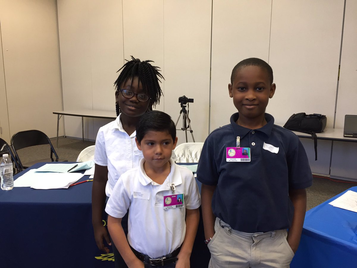 HolmquistES's tweet photo. Our last three #HMQ2nd spellers ready to find out who is the best! https://t.co/wTX6gCSrTy