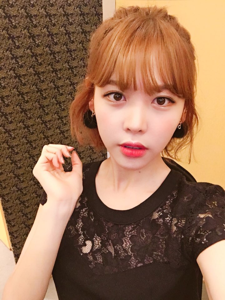 ohblissofficial's tweet photo. [인화.InHwa @ohblissofficial ]
[16.11.30 #대한민국문화연예대상 ]

여러부우운~ 오늘 저희 신인상 받았어용😢
정말 꿈만같아요!! 팬분들한테 최고로 감사해요🙈

#오블리스 #OhBliss #인화 #INHWA
#사랑해요 ❤❤ https://t.co/Id9DdB3y9b