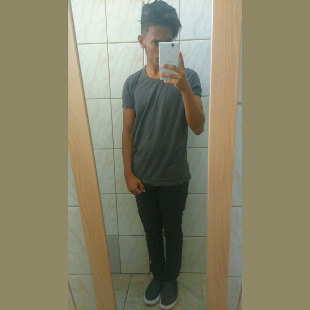 LEusouocara's tweet photo. To de volta 😍😝😜😂 https://t.co/NphsQwVlCk
