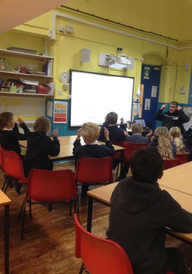 OSFDevon's tweet photo. Thank you PC Vaughan for coming in to help educate our children in keeping themselves safe online.#kingswearprimary https://t.co/a8vH3I3h3G