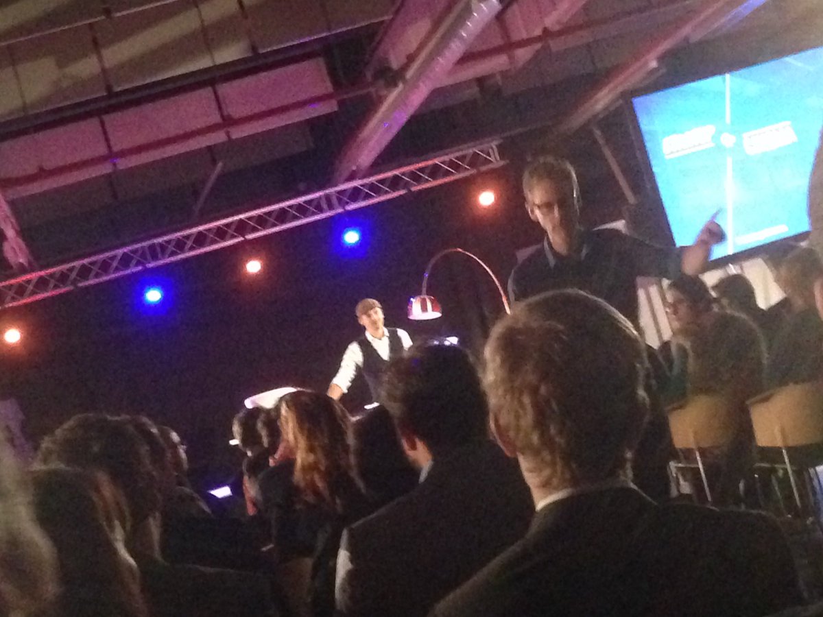 WFHolland's tweet photo. Beter hadden wij 'WorkForce Holland' niet kunnen pitchen! Dankjewel @MarkV 😃#startupcinema #pitch https://t.co/DE5jRsmLW9