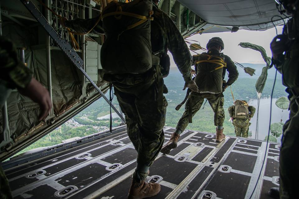 CanadianArmy's tweet image. Vote for @CanadianArmy  's #PhotoOfTheYear here: facebook.com/CANArmy/posts/… @2divca_2candiv 
 @3CdnDiv @4CdnDiv4DivCA  @5CdnDiv