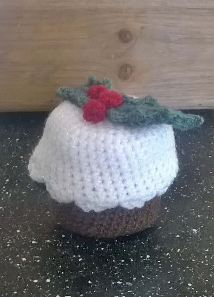 BabyKnitsHome's tweet photo. #Christmas Pudding Cosy. Perfect for popping a Terrys Chocolate Orange in to make a lovely #gift #handmade #flockbn https://t.co/pULznhOzAe