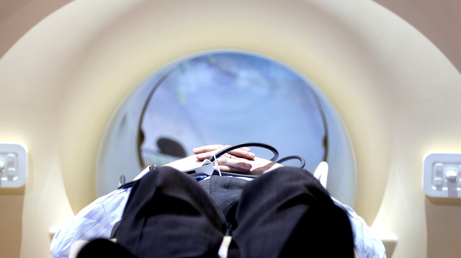 PhilipsLiveFrom's tweet photo. We're bringing the MR patient journey to life at our booth. Experience #PhilipsVR for yourself at #RSNA16 booth! https://t.co/622bRhNOqe https://t.co/IkmTmFsTbW