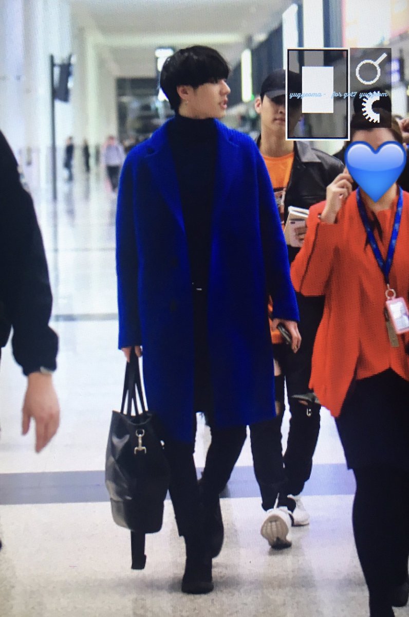 YUGYEOMA_1117's tweet photo. 161130 HK도착 #Yugyeom #유겸 잘쉬어💙💙 https://t.co/TxxY5PtjZh